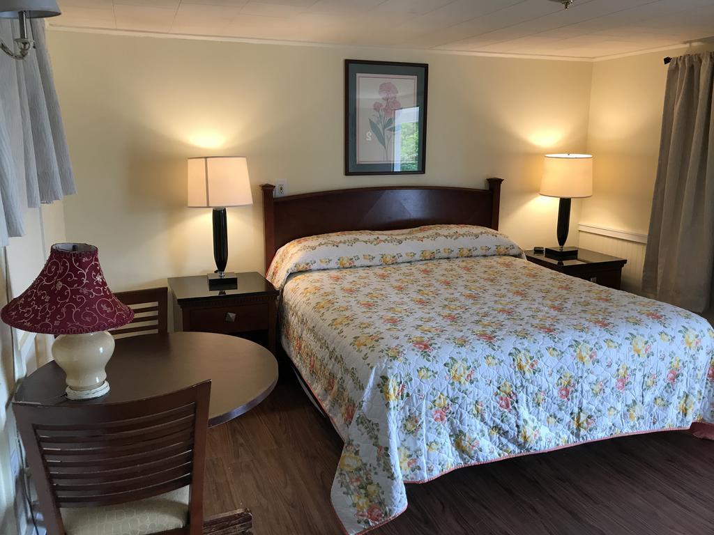 Royale Coach Motor Lodge Hampton Exterior photo