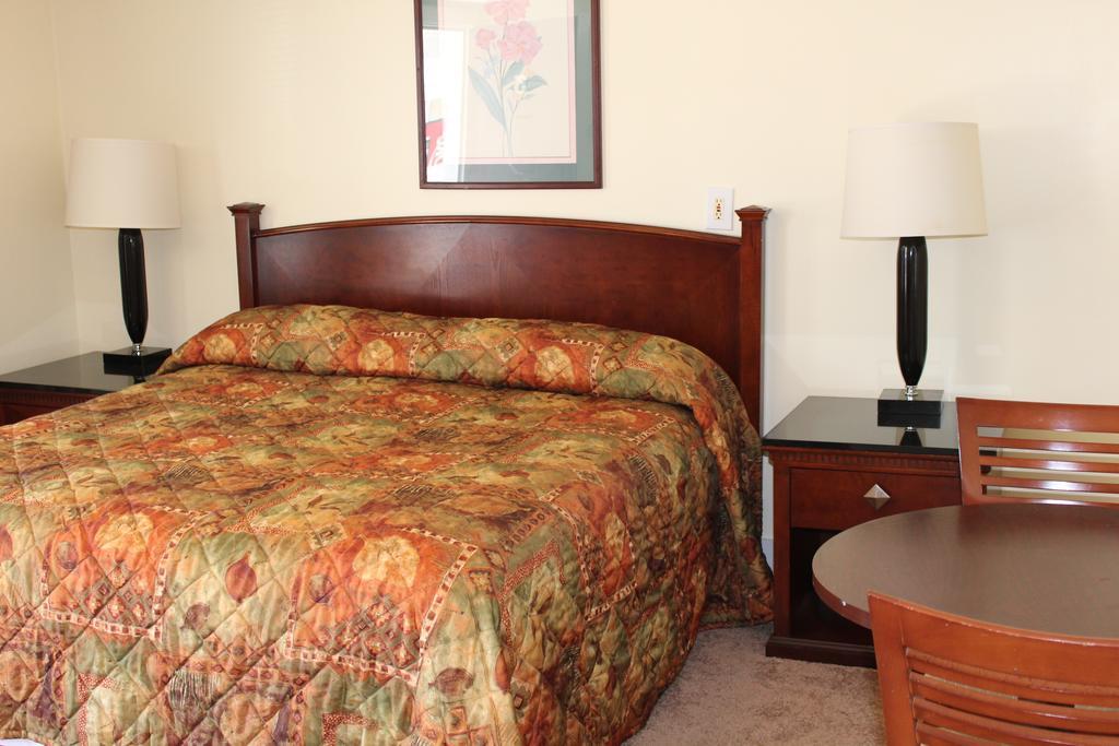 Royale Coach Motor Lodge Hampton Exterior photo
